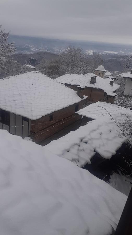 Къща За Гости Близнаците Lesjten Exteriör bild